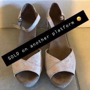 TOMS Floral Jacquard Platform Wedges, size 6.5